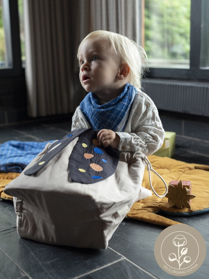 Dreieckstuch FOLD OVER – GRID in bright blue von Fabelab – Bild 4