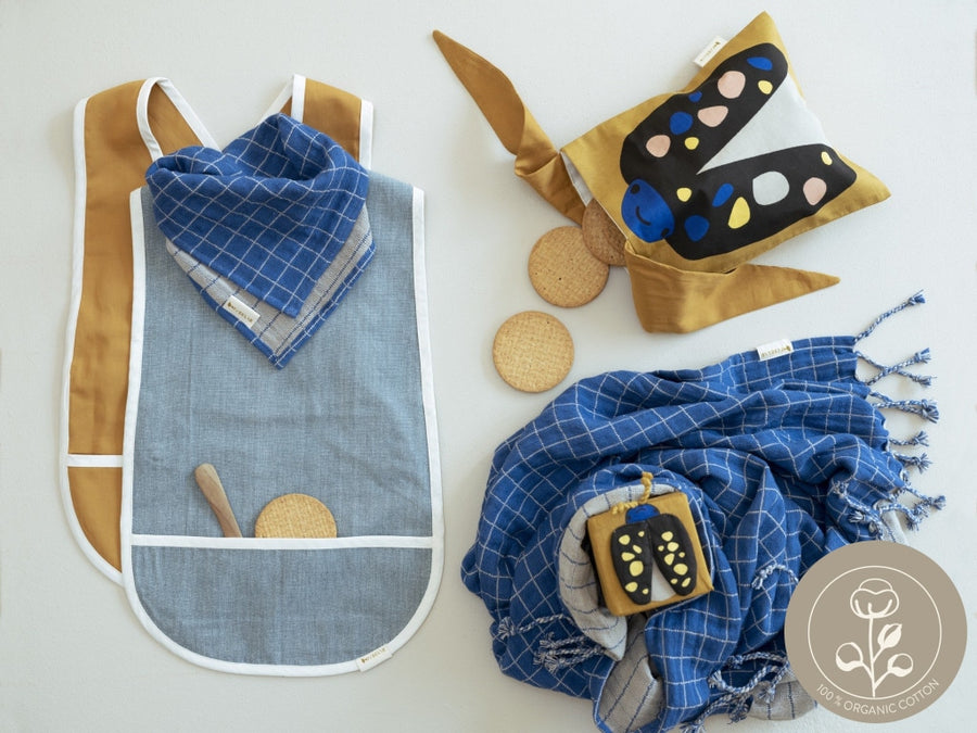 Dreieckstuch FOLD OVER – GRID in bright blue von Fabelab – Bild 3